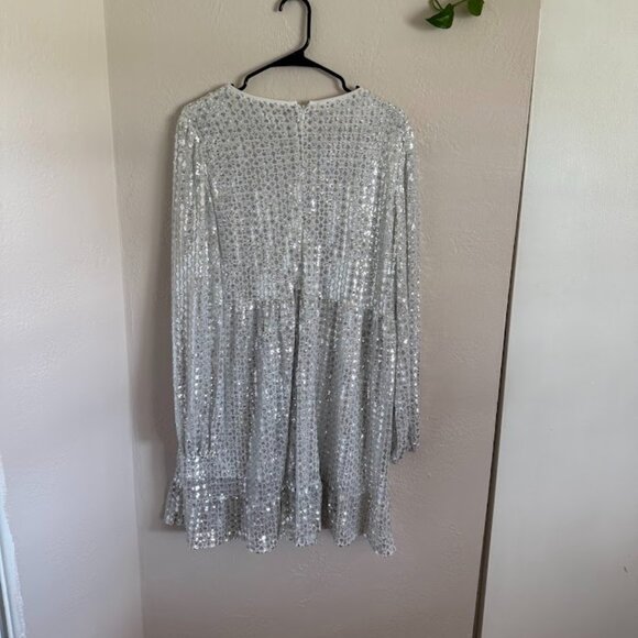 Chic Soul Silver Sequins Long-Sleeves Dress - Picture 2 of 4